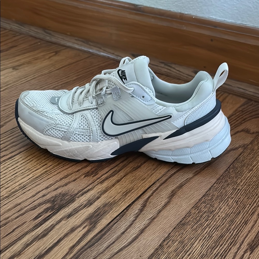 Nike V2K Run - Gently used